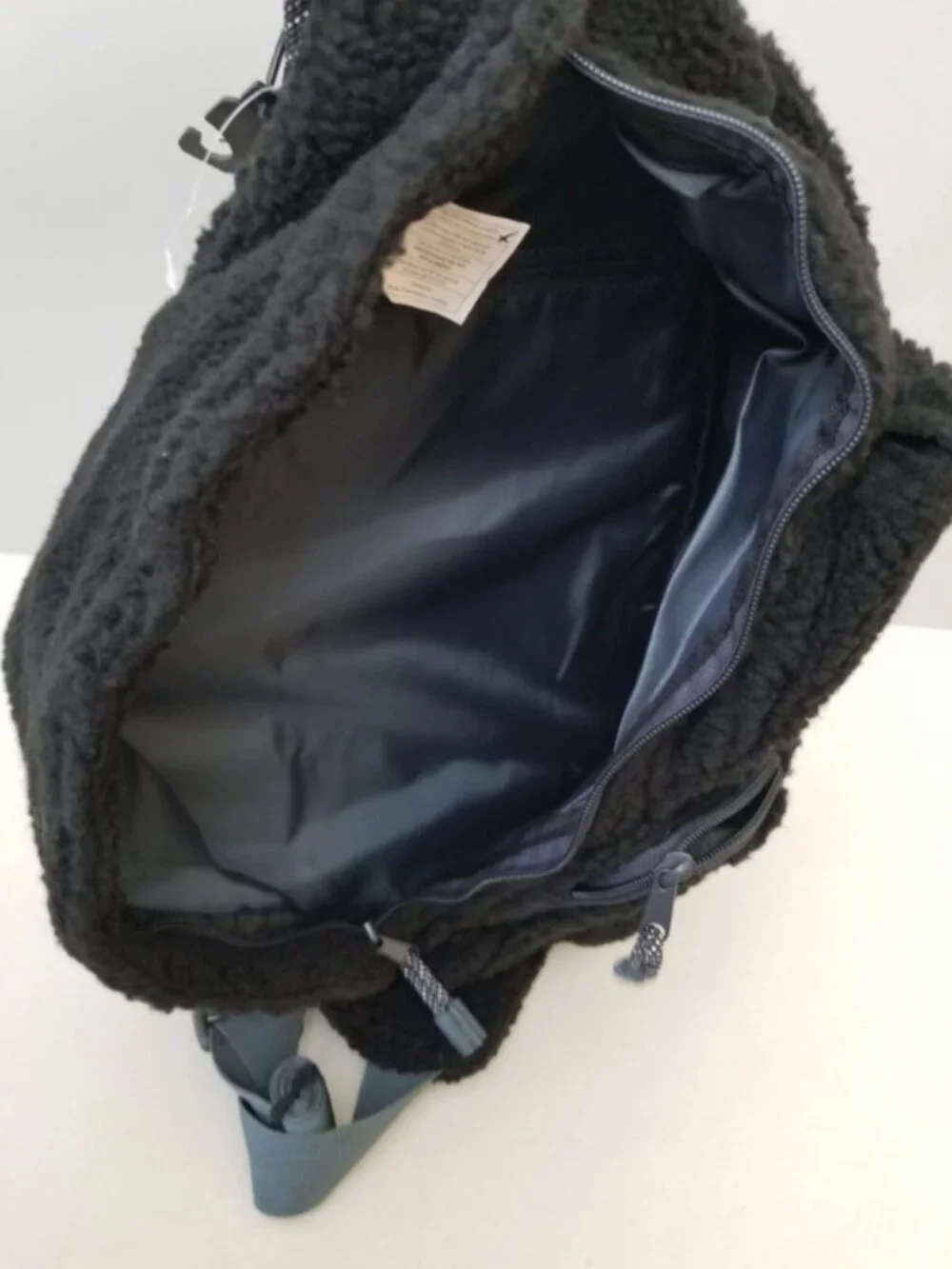 Kavu NWT Women's Black Mini Rope Sherpa Fleece Backpack, H-16